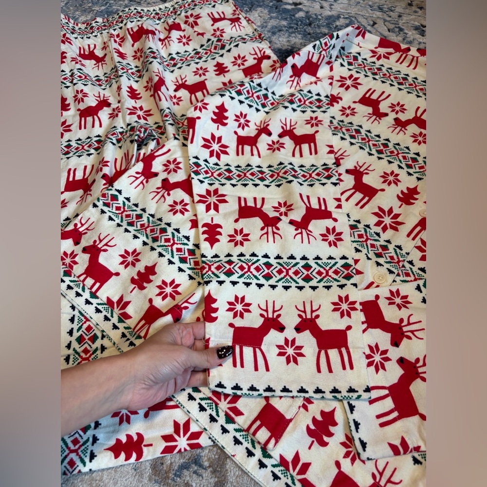 Hanna Andersson Red & White Reindeer Print Sweatpants Pajama Set - Picture 4 of 8